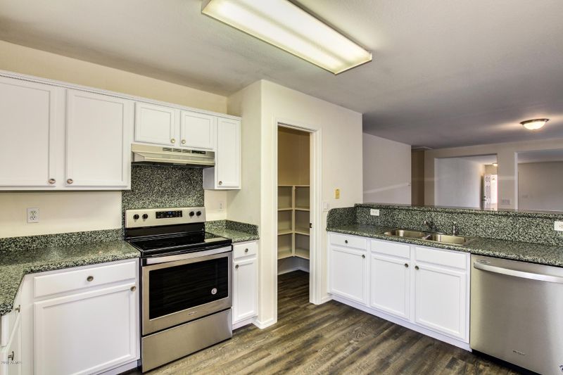 8517 E Meseto Ave, Mesa, AZ 85209