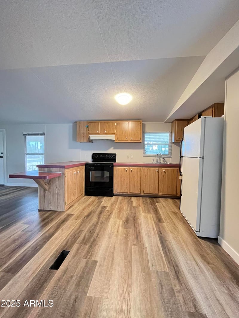 852 95th Way, Mesa, AZ 85208