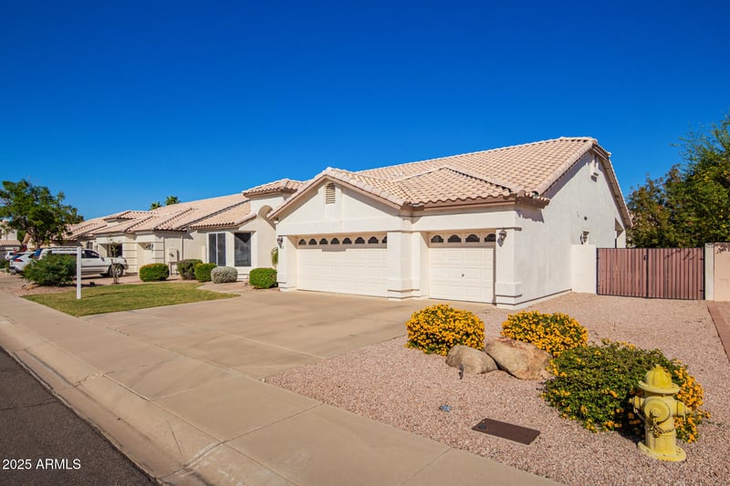 852 Rawhide Ave, Gilbert, AZ 85233