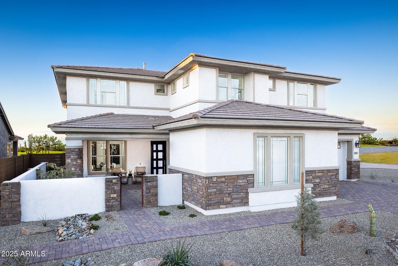 8520 Solano Dr, Glendale, AZ 85305