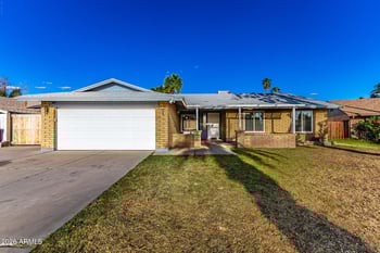 8521 53rd Dr, Glendale, AZ 85302
