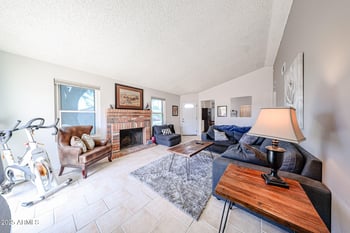 8521 Mauna Loa Ln, Peoria, AZ 85381