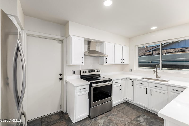 8521 53rd Dr, Glendale, AZ 85302