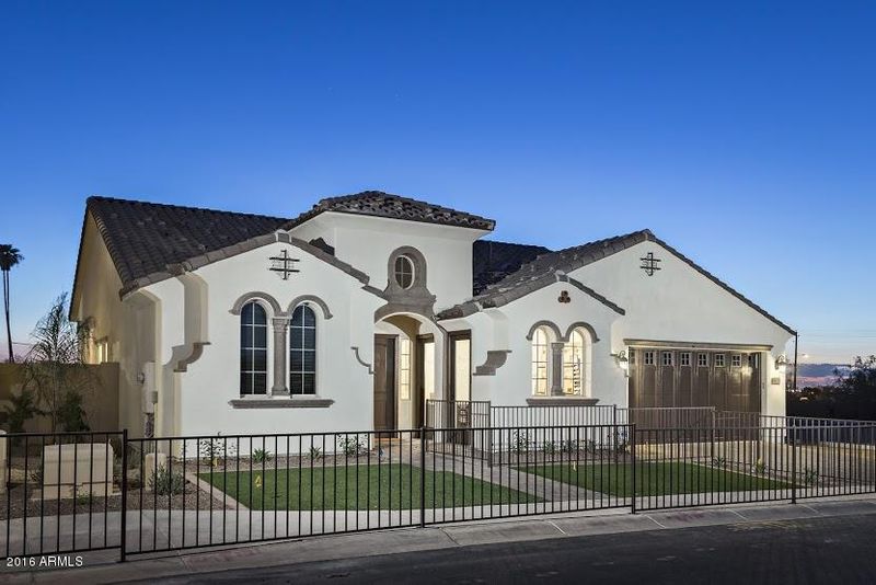 8522 S 8th Ln, Phoenix, AZ 85041