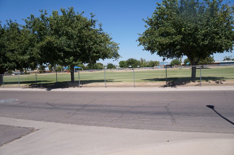 8524 N 48th Ln, Glendale, AZ 85302
