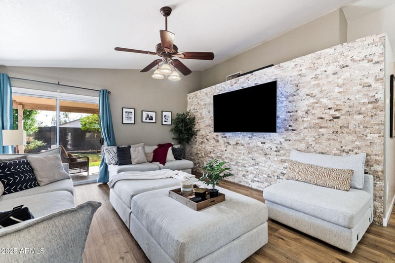 8525 Carol Ave, Mesa, AZ 85208