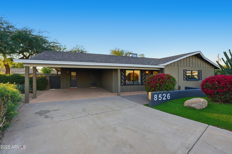 8526 E Whitton Ave, Scottsdale, AZ 85251