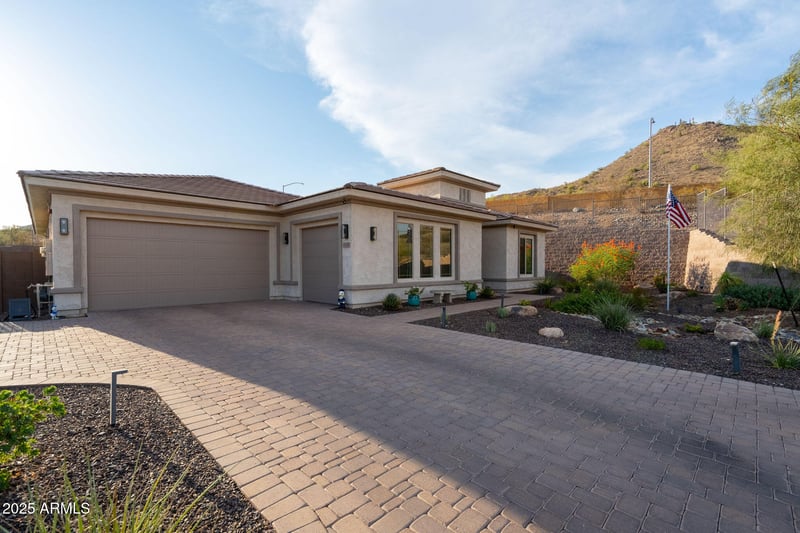 8528 Fallen Leaf Ln, Peoria, AZ 85383