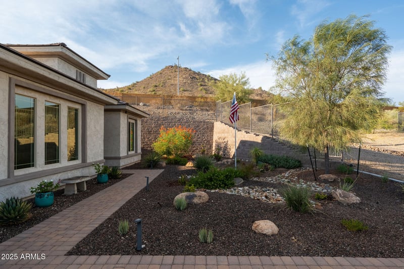 8528 Fallen Leaf Ln, Peoria, AZ 85383
