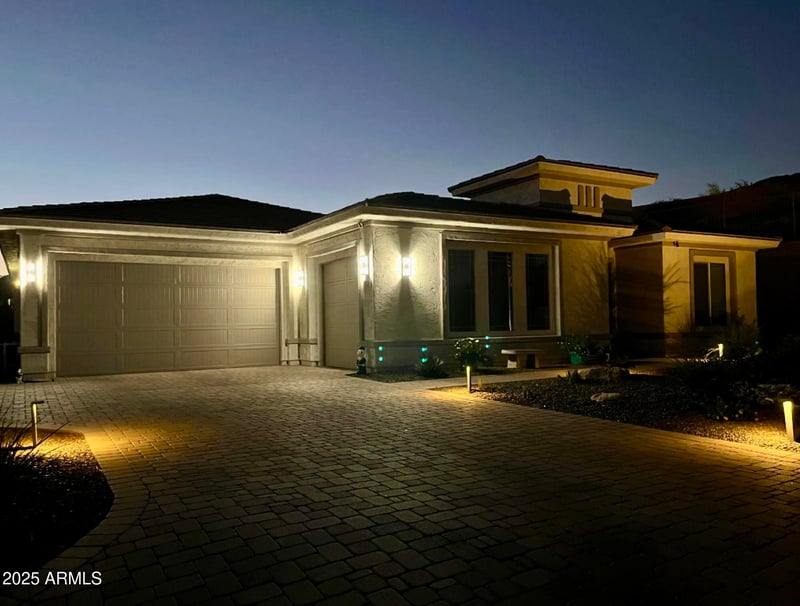 8528 Fallen Leaf Ln, Peoria, AZ 85383