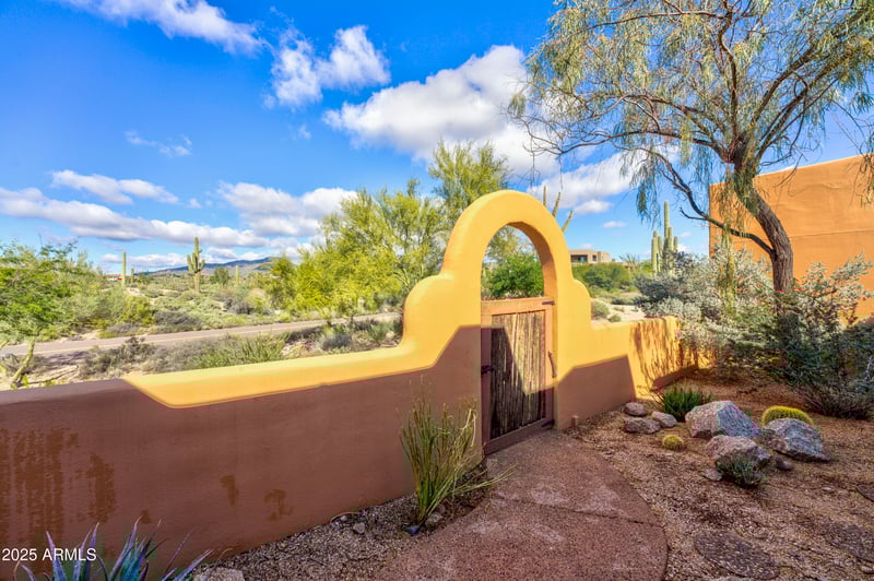 8529 Carefree Dr, Carefree, AZ 85377