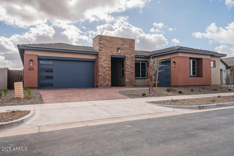 853 Golden Ore Ps, Apache Junction, AZ 85120