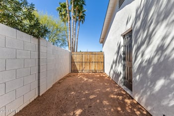 8531 Clarendon Ave, Scottsdale, AZ 85251