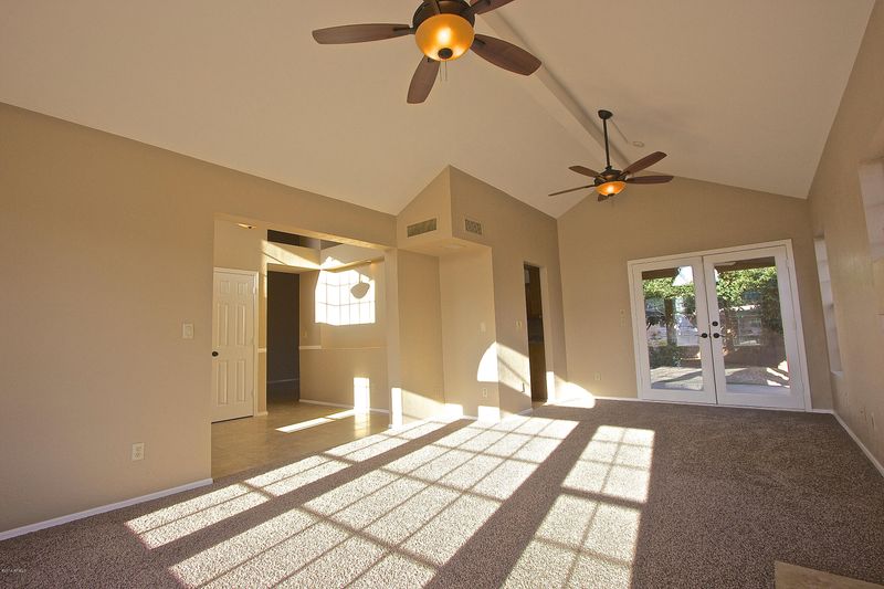 8531 S Maple Ave, Tempe, AZ 85284