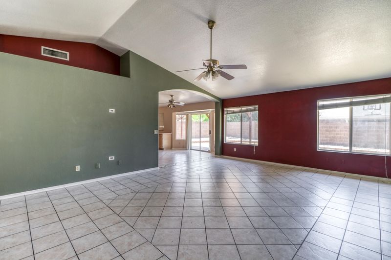 8531 W Oregon Ave, Glendale, AZ 85305