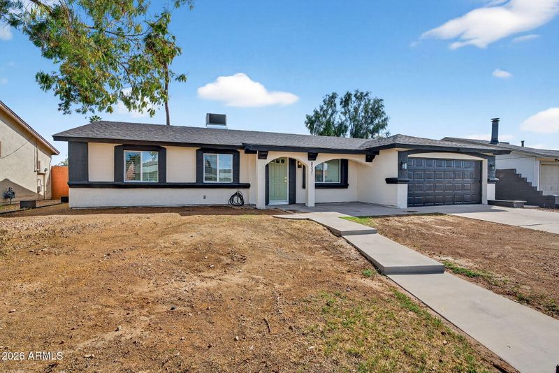 8531 W Vale Dr, Phoenix, AZ 85037