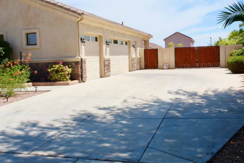 8535 E Hillview Cir, Mesa, AZ 85207