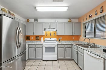 8536 College Dr, Phoenix, AZ 85037