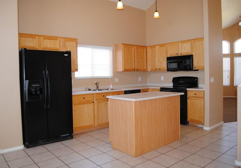 8537 W Echo Ln, Peoria, AZ 85345