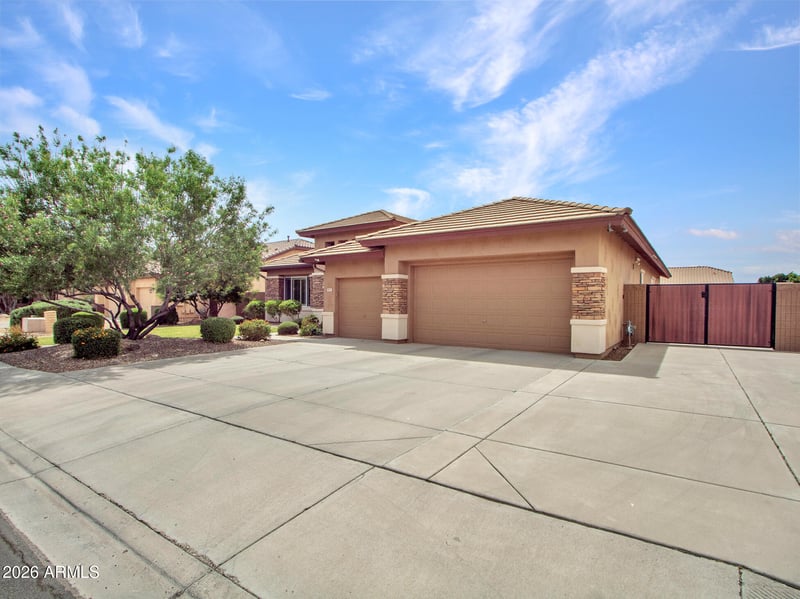 8537 W Mohawk Ln, Peoria, AZ 85382