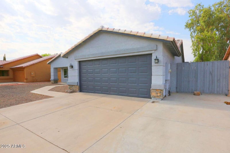 8539 Hazelwood St, Phoenix, AZ 85037