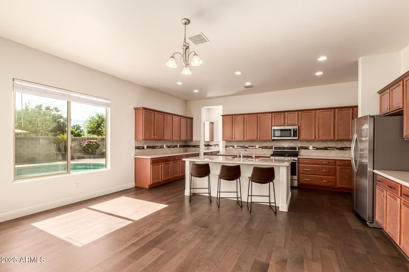 8539 Midway Ave, Glendale, AZ 85305