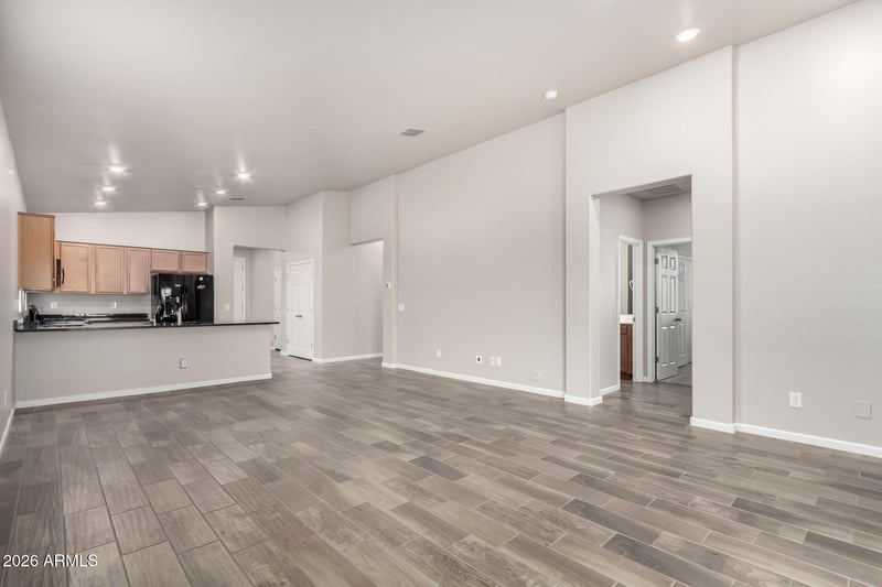 854 Lowell Dr, San Tan Valley, AZ 85140