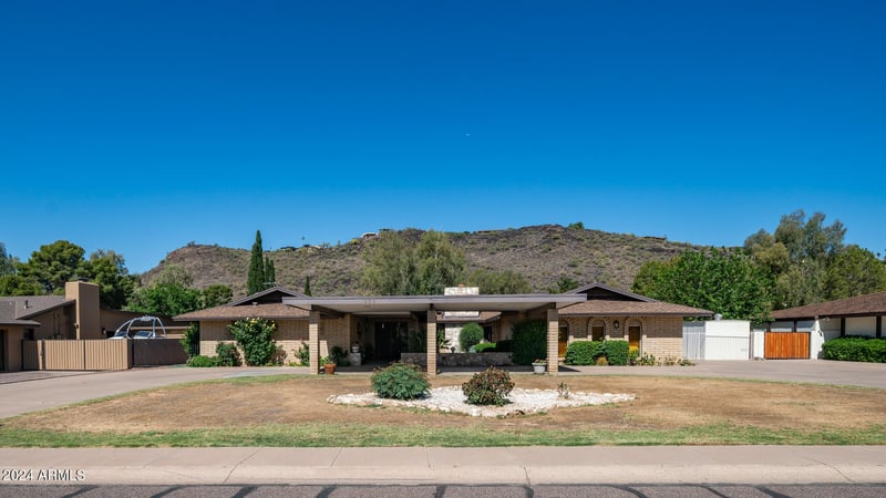 854 W Moon Valley Dr, Phoenix, AZ 85023