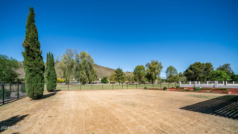 854 W Moon Valley Dr, Phoenix, AZ 85023