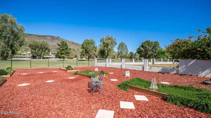 854 W Moon Valley Dr, Phoenix, AZ 85023