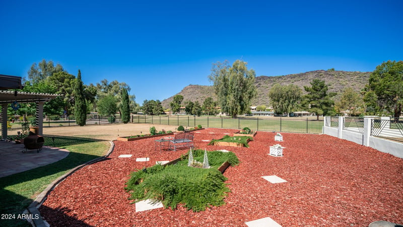 854 W Moon Valley Dr, Phoenix, AZ 85023