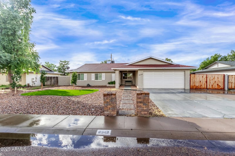 8542 42nd Dr, Phoenix, AZ 85051