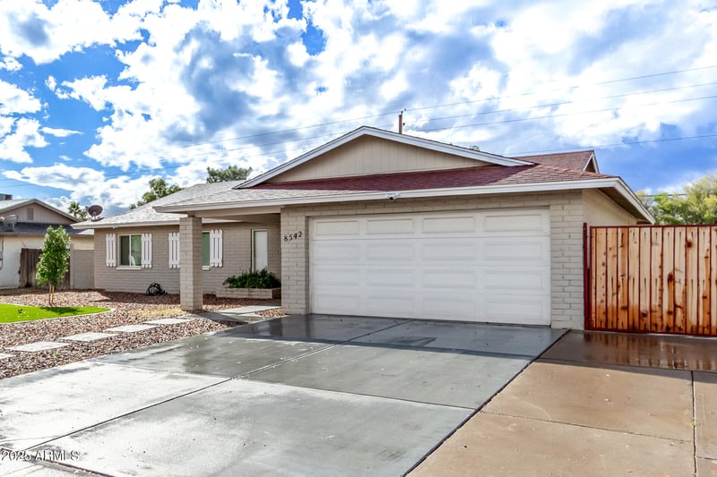 8542 42nd Dr, Phoenix, AZ 85051