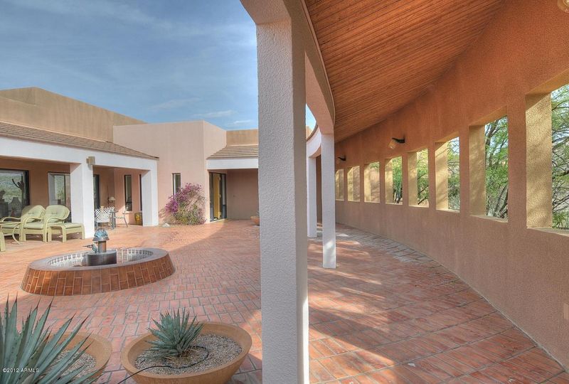 8542 E Concho Ln, Carefree, AZ 85377