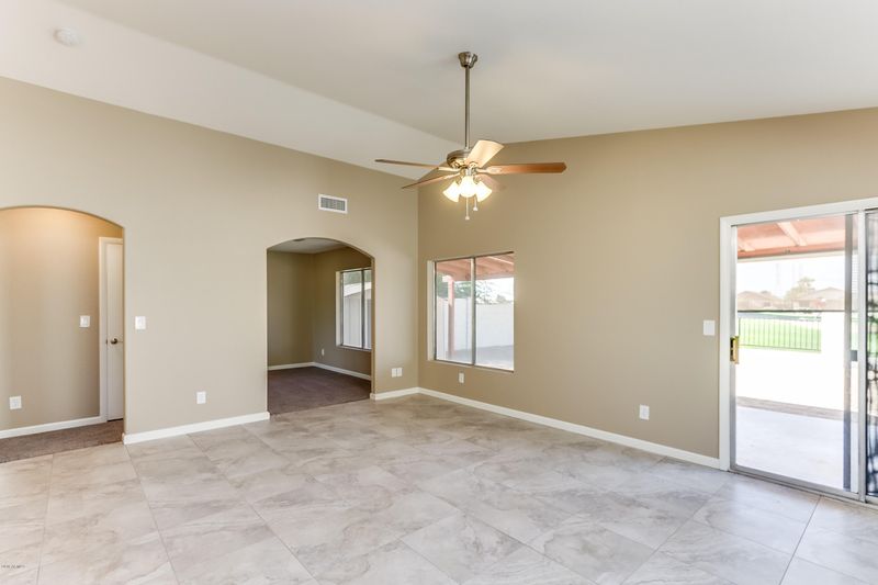 8546 N 108th Ln, Peoria, AZ 85345