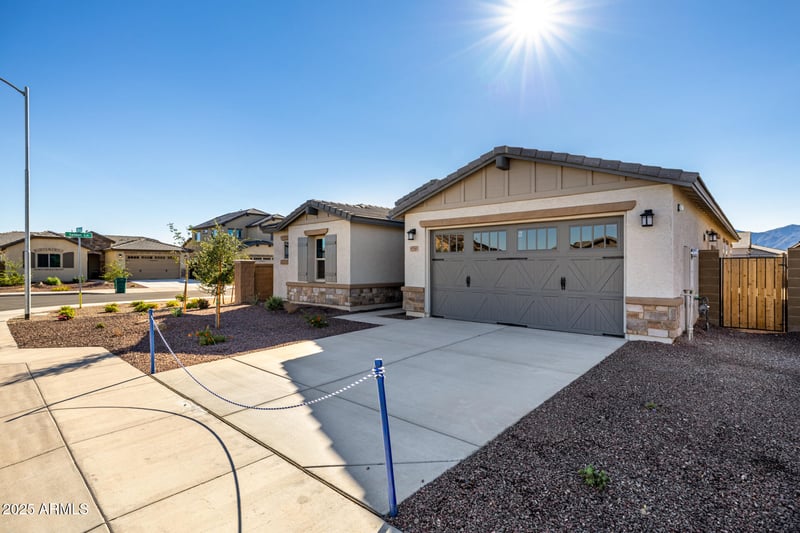 8552 175th Ln, Waddell, AZ 85355