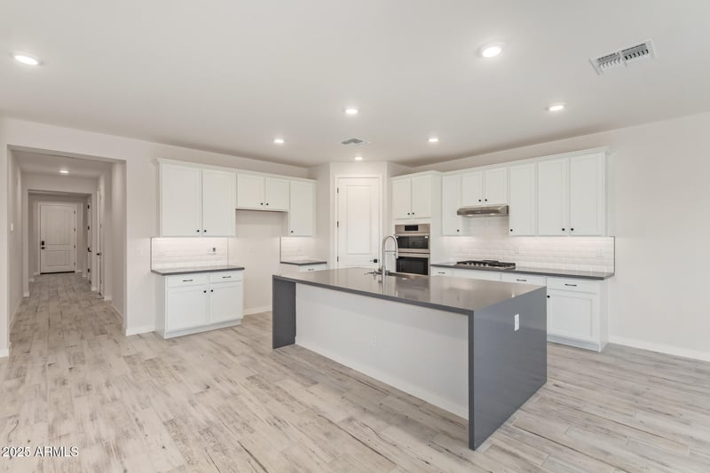 8556 175th Ln, Waddell, AZ 85355
