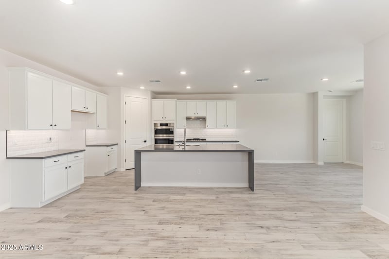 8556 175th Ln, Waddell, AZ 85355