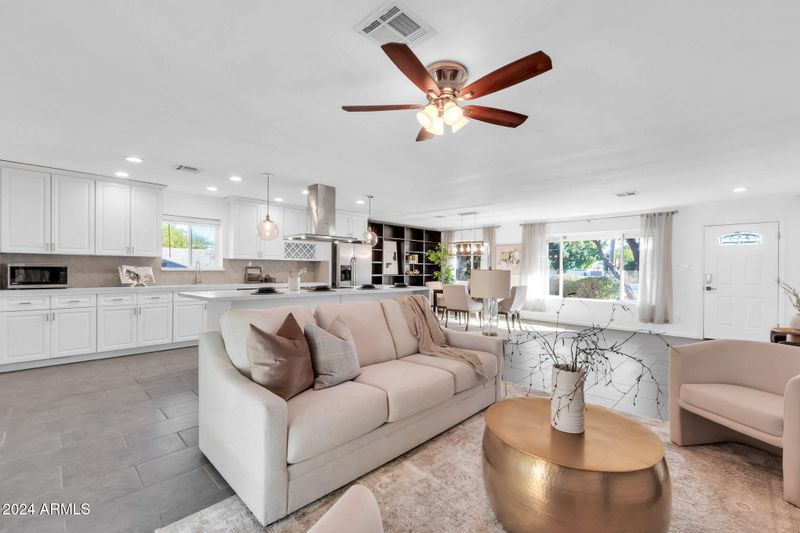 8556 E Plaza Ave, Scottsdale, AZ 85250