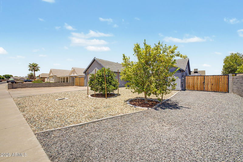 8556 W Charter Oak Rd, Peoria, AZ 85381