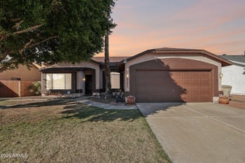 8562 Tuckey Ln, Glendale, AZ 85305