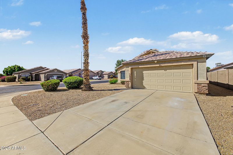 8564 W Mission Ln, Peoria, AZ 85345