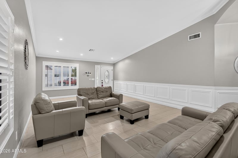 8566 W Keim Dr, Glendale, AZ 85305