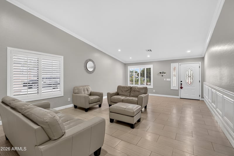 8566 W Keim Dr, Glendale, AZ 85305