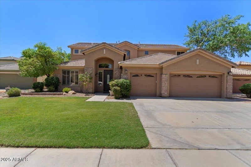857 Carla Vista Dr, Gilbert, AZ 85295