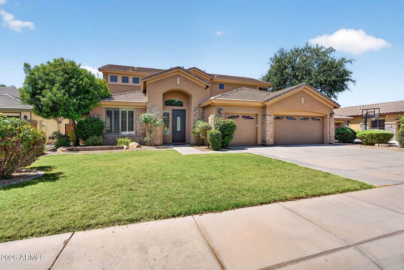 857 E Carla Vista Dr, Gilbert, AZ 85295
