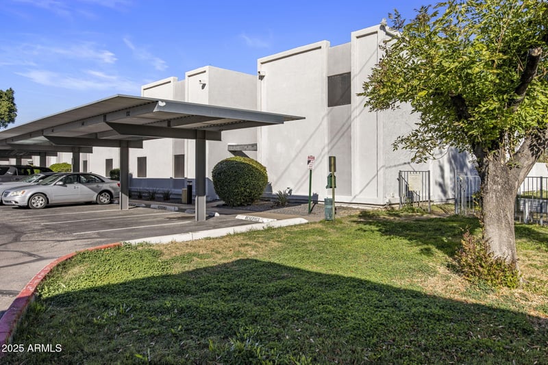 8576 Indian School Rd #B, Scottsdale, AZ 85251