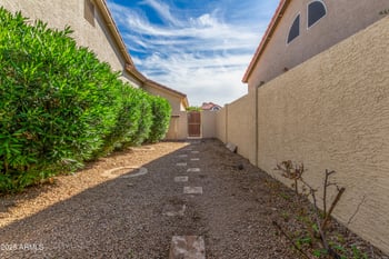 8578 Maple Ave, Tempe, AZ 85284