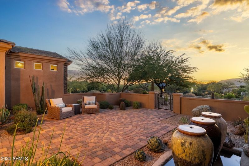 8579 E Nightingale Star Dr, Scottsdale, AZ 85266