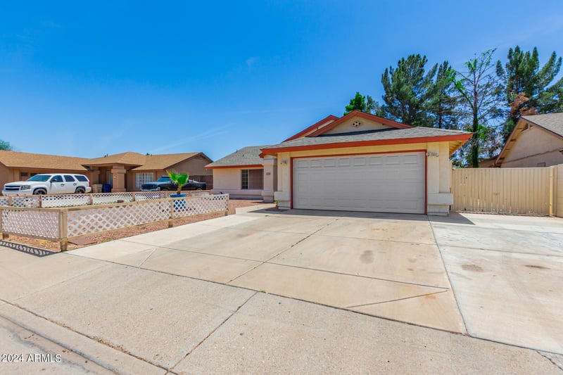 8591 W Oregon Ave, Glendale, AZ 85305